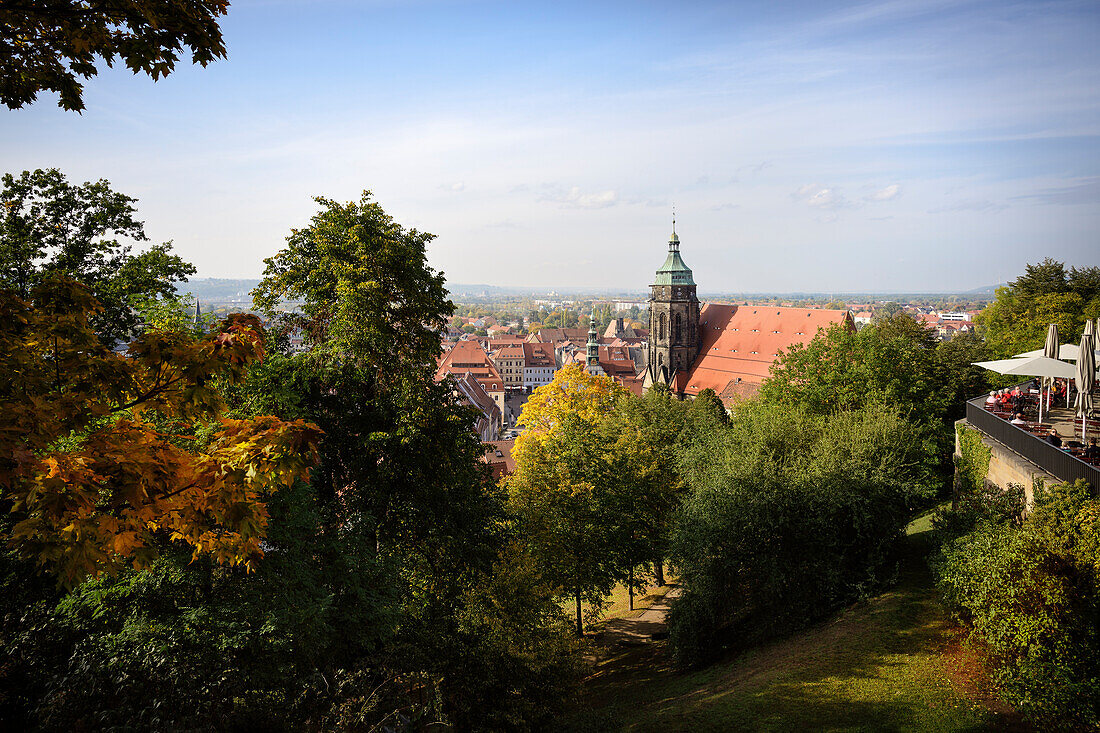 Blick von Schloss Sonnenstein über die historische Altstadt mit Marienkirche, Pirna, Elbsandsteingebirge, Sächsische Schweiz, Sachsen, Deutschland