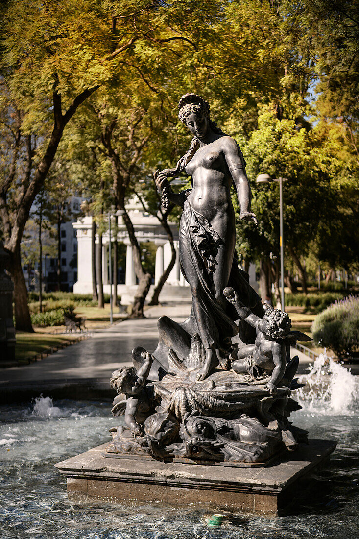 Bronzeskulptur im Stadtpark Alameda Central, Mexiko-Stadt, Mexiko, Lateinamerika, Nordamerika, Amerika