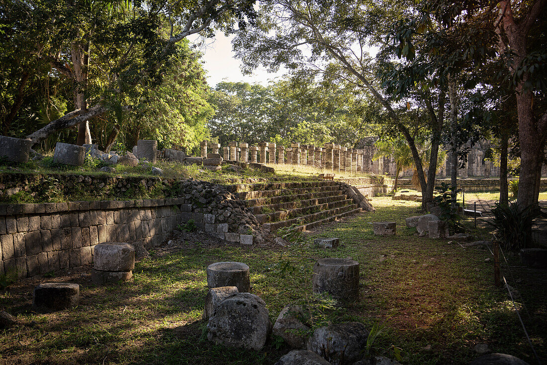 Column of columns at the Warrior's Temple (El Templo de los Guerreros), ruined city of Chichén-Itzá, Yucatán, Mexico, North America, Latin America, UNESCO World Heritage Site