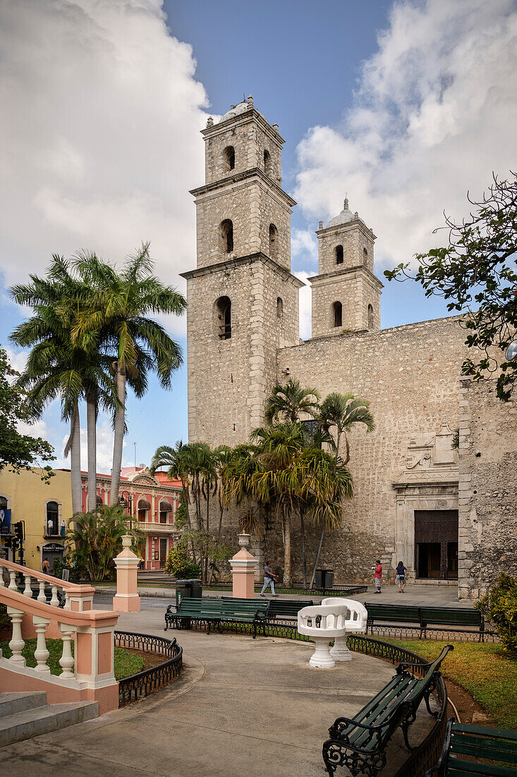 Church towers of the &quot;Rectoría El Jesús Tercera Order&quot;, Mérida, capital of Yucatán, Mexico, North America, Latin America