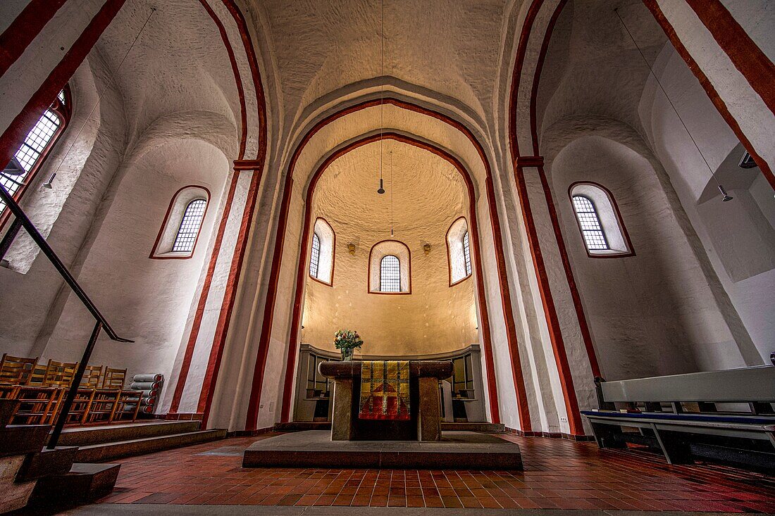 Blick in den Chorraum der Nikolaikirche, Siegen, Nordrhein-Westfalen, Deutschland