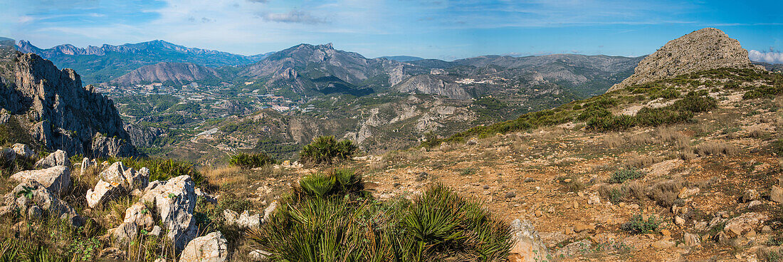 Costa Blanca hiking area in the Sierra Aixorta and the Aitana massif in 11 to 1585 mtr. Altitude Spain