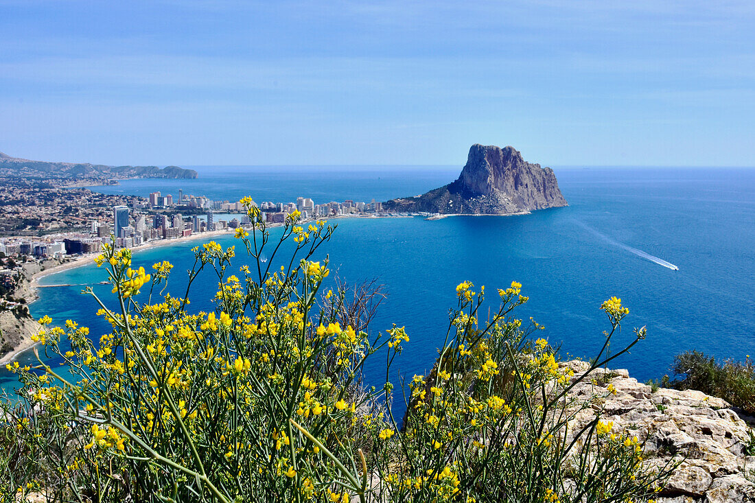 Calpe, die Perle der Costa Blanca, Bucht mit Penon de Ifach, Spanien