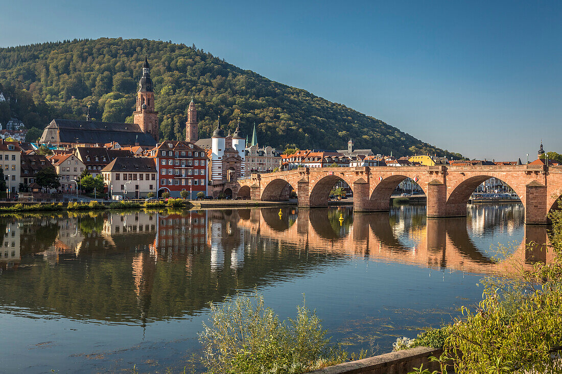 Old Neckar Bridge overlooking the old town of Heidelberg, Baden-Württemberg, Germany