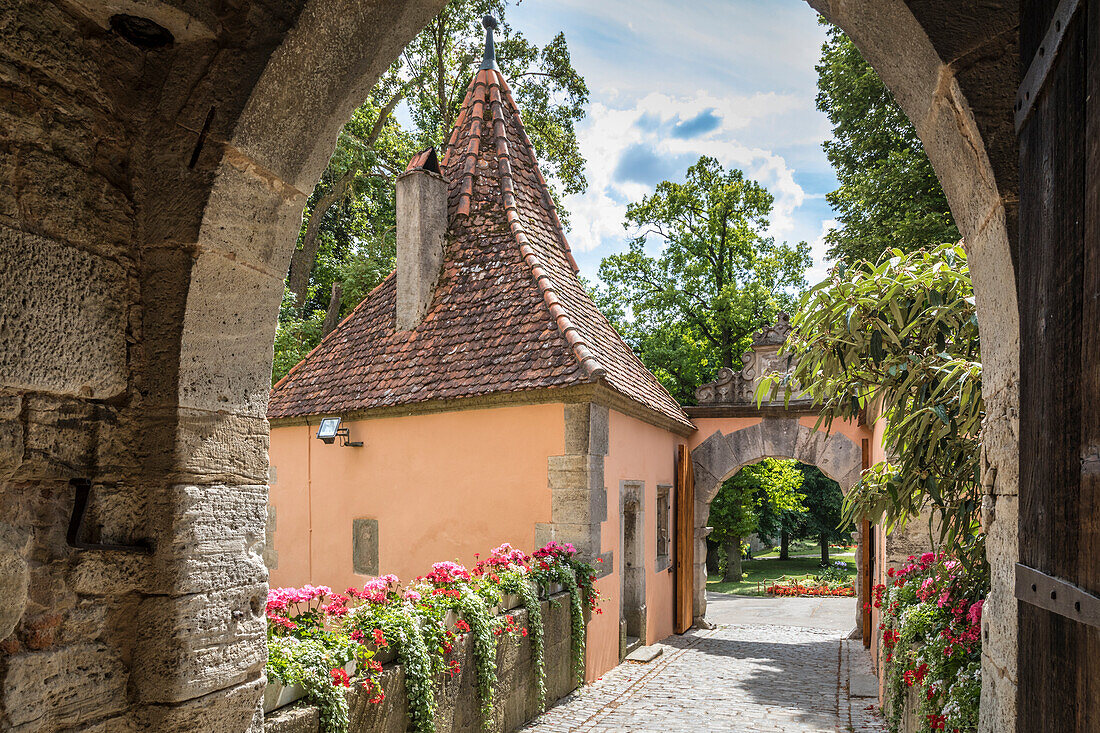 Entrance to the Burggarten on the western edge of the old town of Rothenburg ob der Tauber, Middle Franconia, Bavaria, Germany