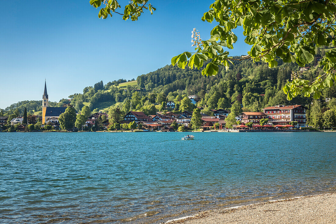 Schliersee shore with a view of Schliersee, Upper Bavaria, Bavaria, Germany