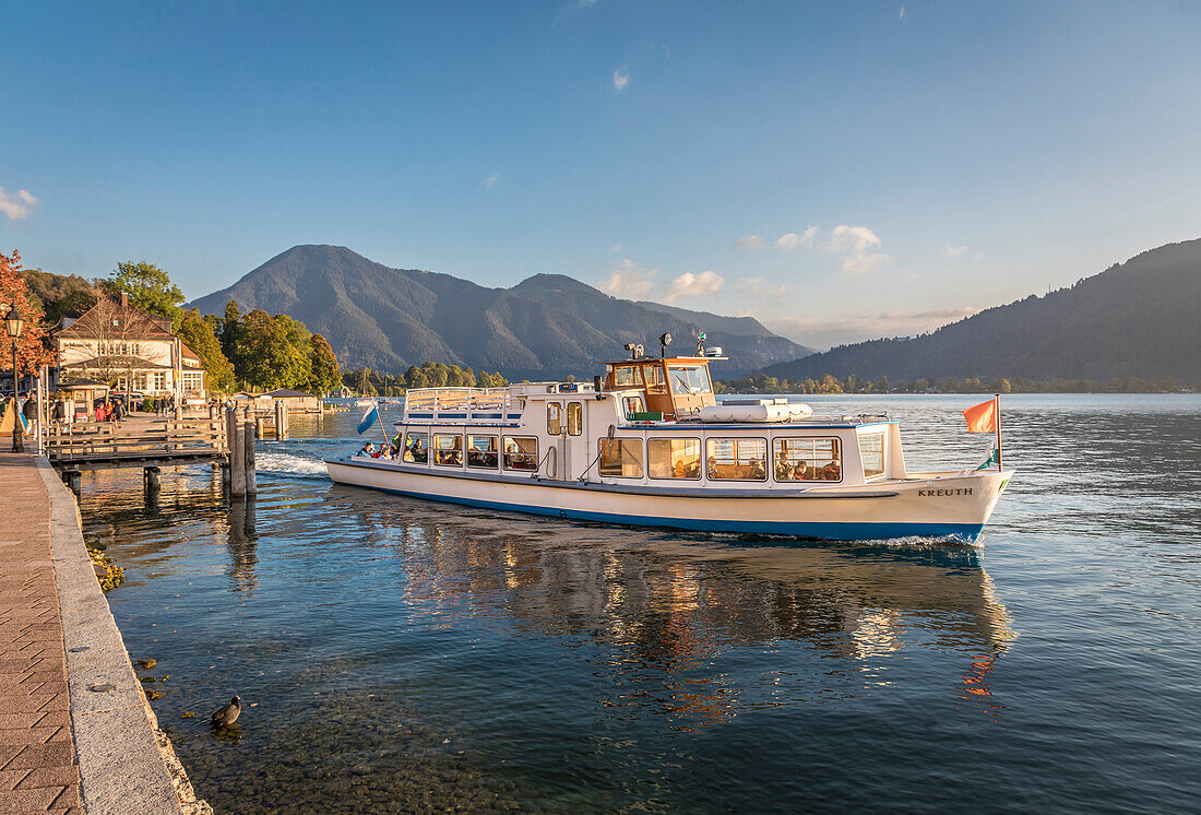 Passenger ship Kreuth at the pier Tegernsee-Rathaus, Tegernsee, Upper Bavaria, Bavaria, Germany