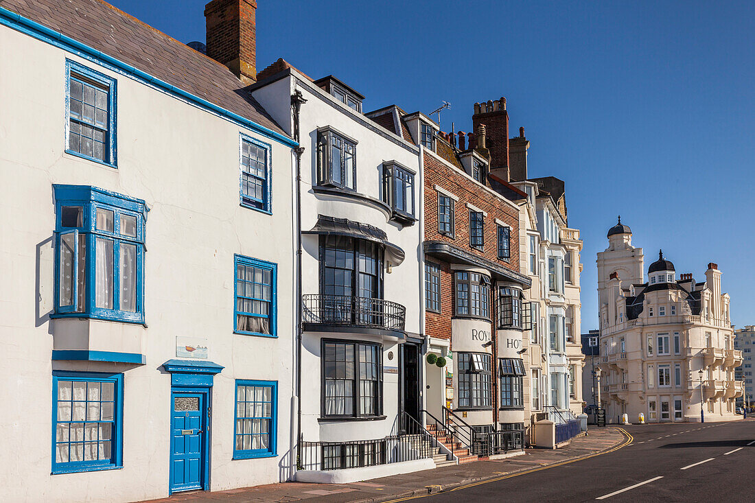 Historische Hotels an der Uferpromenade in Eastbourne, East Sussex, England