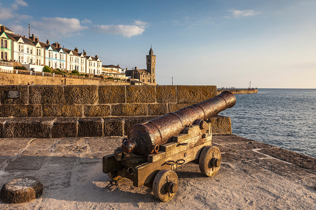 Hafen von Porthleven, Cornwall, England