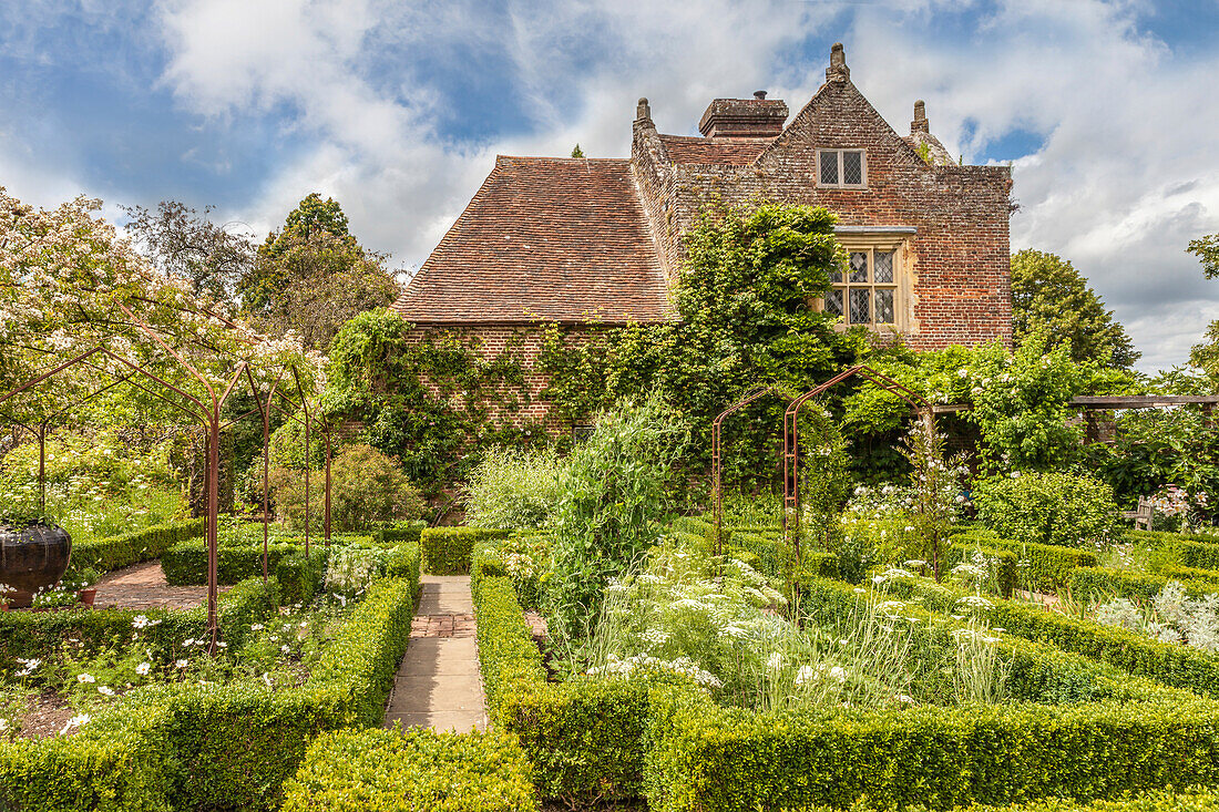 Sissinghurst Castle Garden, Cranbrook, Kent, England