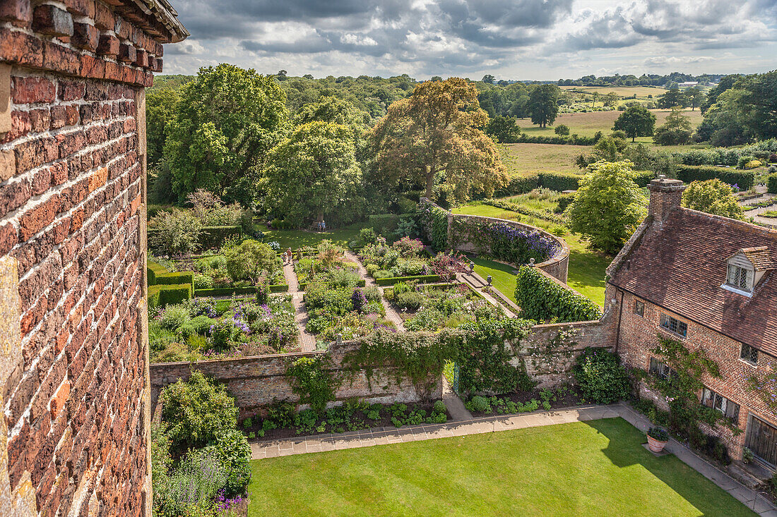 Gartenzimmer im Sissinghurst Castle Garden, Cranbrook, Kent, England