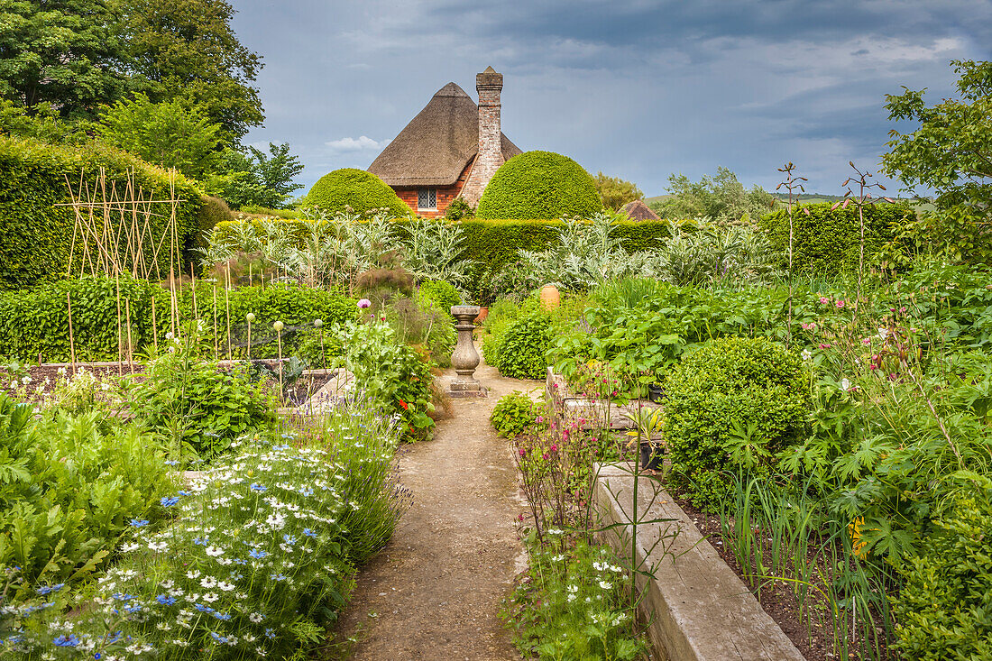 Kräuter-Garten des Alfriston Clergy House, East Sussex, England