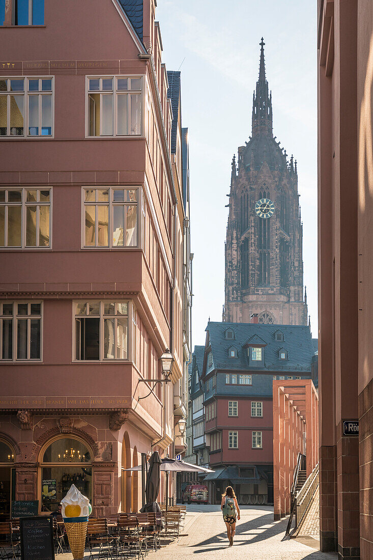 Bendergasse in the old town with Kaiserdom, Frankfurt, Hesse, Germany