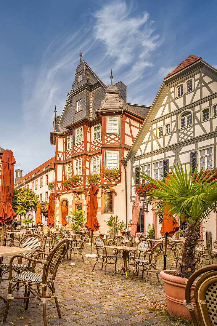 Street cafe and historic half-timbered houses on the market square of Heppenheim, southern Hesse, Hesse, Germany