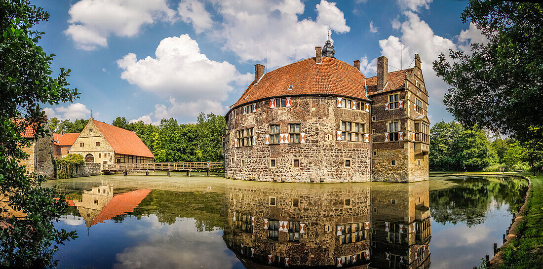 Vischering Castle, Lüdinghausen, Munsterland, North Rhine-Westphalia, Germany