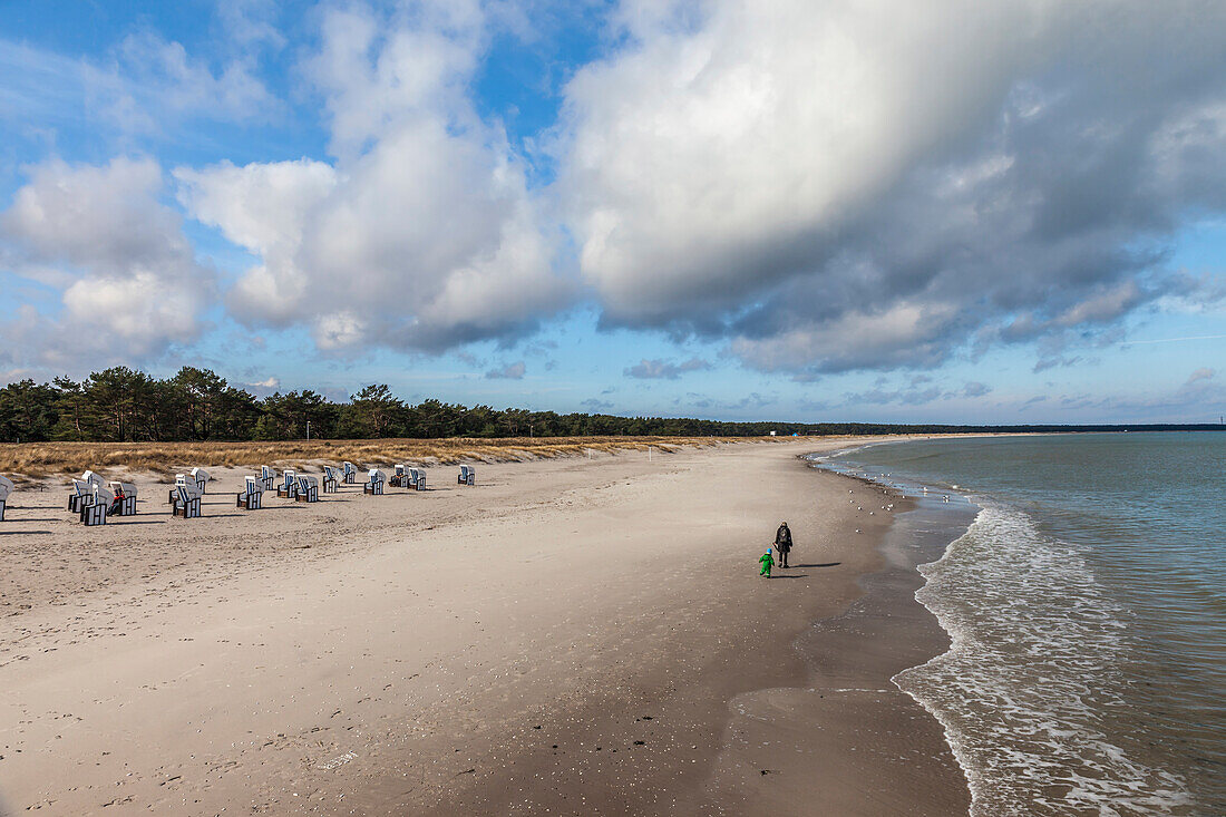 Strandkörbe in Prerow, Mecklenburg-Vorpommern, Norddeutschland, Deutschland