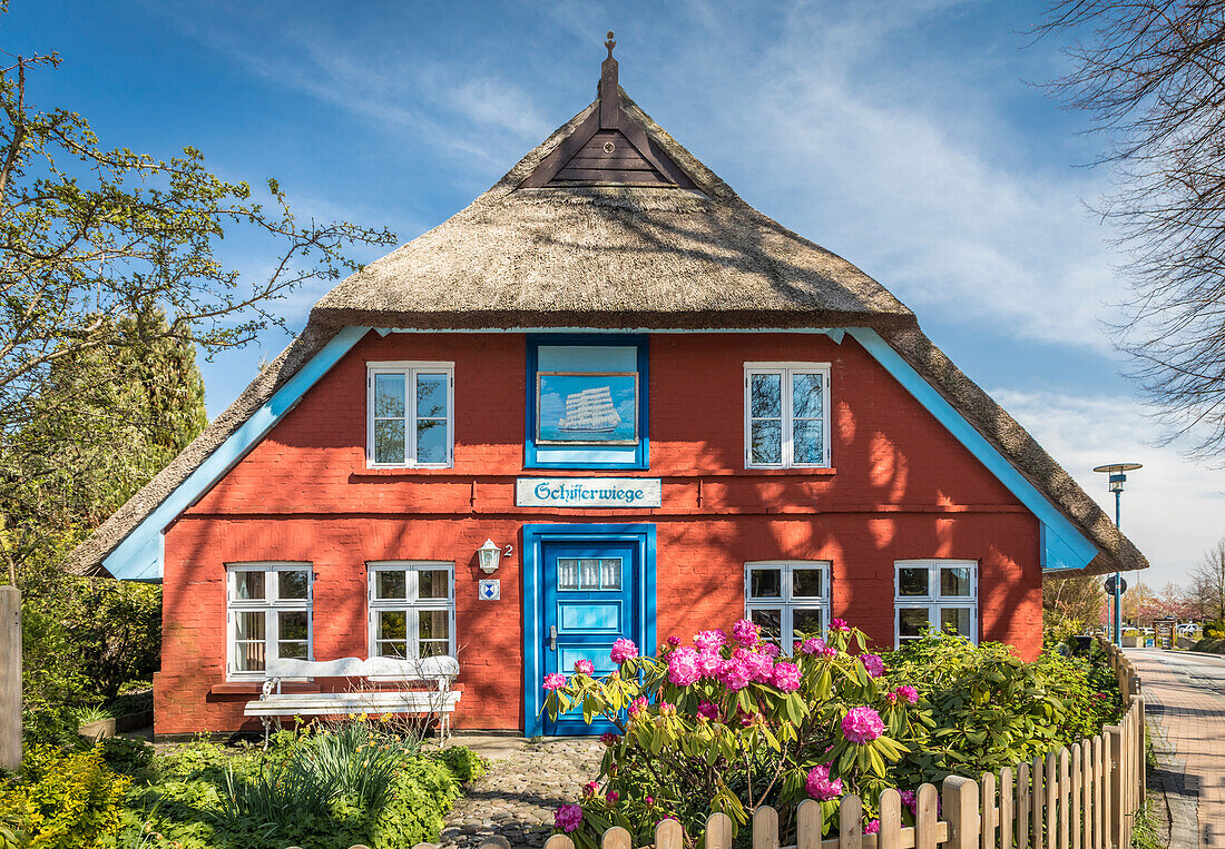 Historisches Kapitänshaus Schifferwiege in Wustrow, Mecklenburg-Vorpommern, Ostsee, Norddeutschland, Deutschland