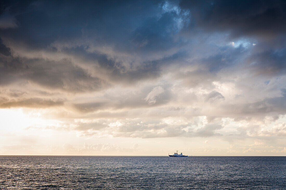 Ein Sturm zieht auf in Prerow an der Ostsee, Mecklenburg-Vorpommern, Ostsee, Norddeutschland, Deutschland