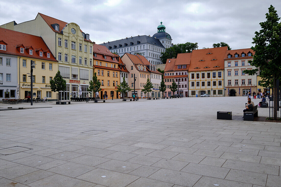 Blick vom Marktplatz in Weißenfels an der Straße der Romanik auf Schloss Neu-Augustusburg, Burgenlandkreis, Sachsen-Anhalt, Deutschland