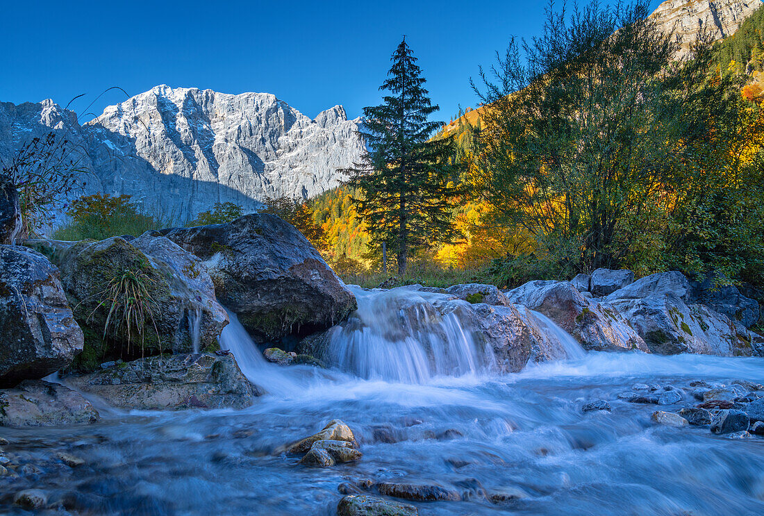 Oktobermorgen in der Eng, Hinterriß, Karwendel, Tirol, Österreich