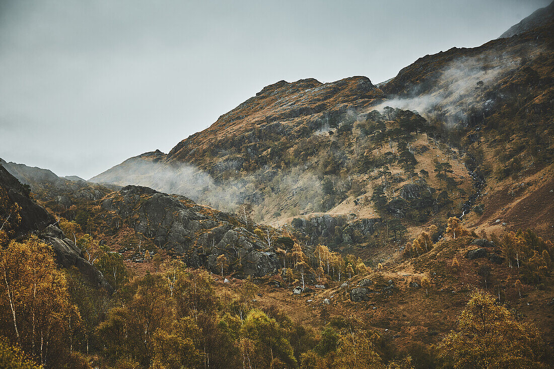 Berge von Glen Navis, Landschaft im Herbst, Highlands, Schottland, Vereinigtes Königreich