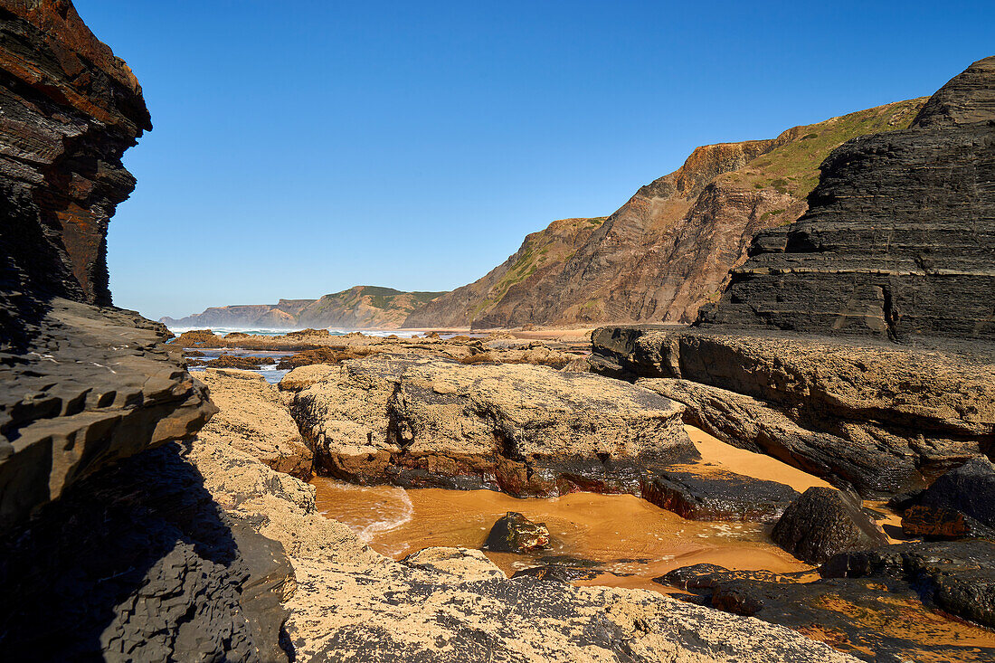 Praia da Cordoama and Praia do Castelejo on the Atlantic Ocean near Vila do Bispo in the Parque Natural do Sudoeste Alentejano e Costa Vicentina, Algarve, Barlavento, Western Algarve, Rocky Algarve, Faro District, Portugal, Europe