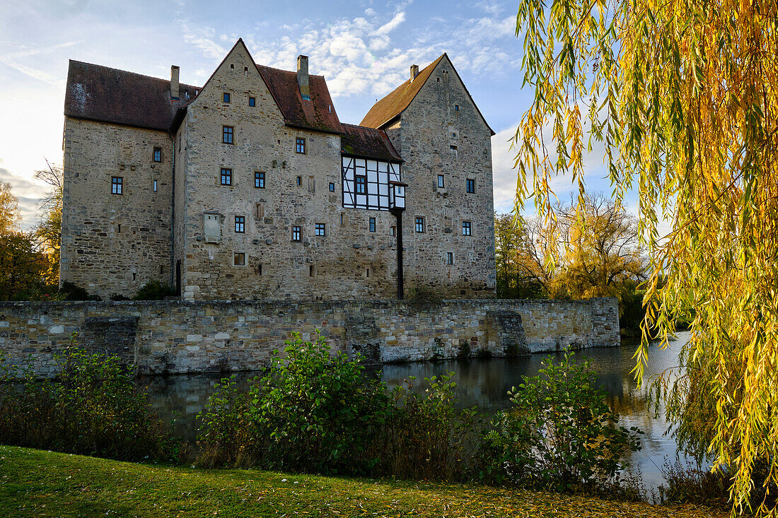 Wasserschloss Brennhausen in der Nähe des Reutsee bei Sulzdorf an der Lederhecke, Landkreis Rhön-Grabfeld, Unterfranken, Bayern, Deutschland