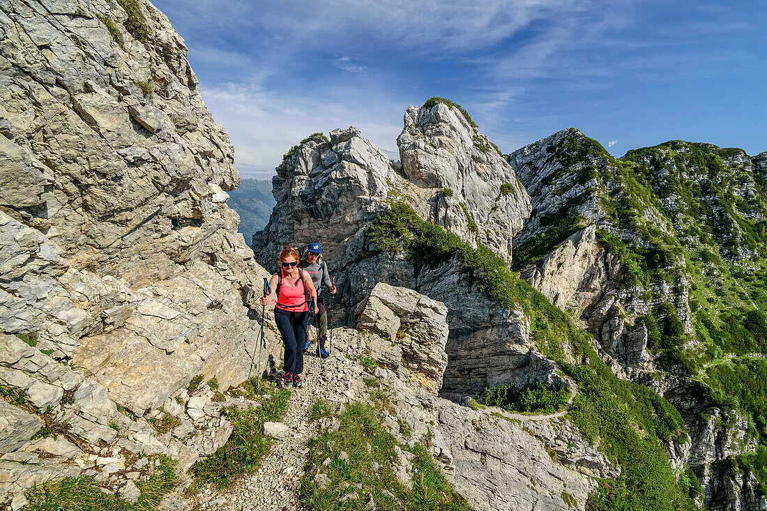 Two people hiking on the ridge path, Feltriner Berge, Belluneser Höhenweg, Dolomites, Veneto, Venetia, Italy