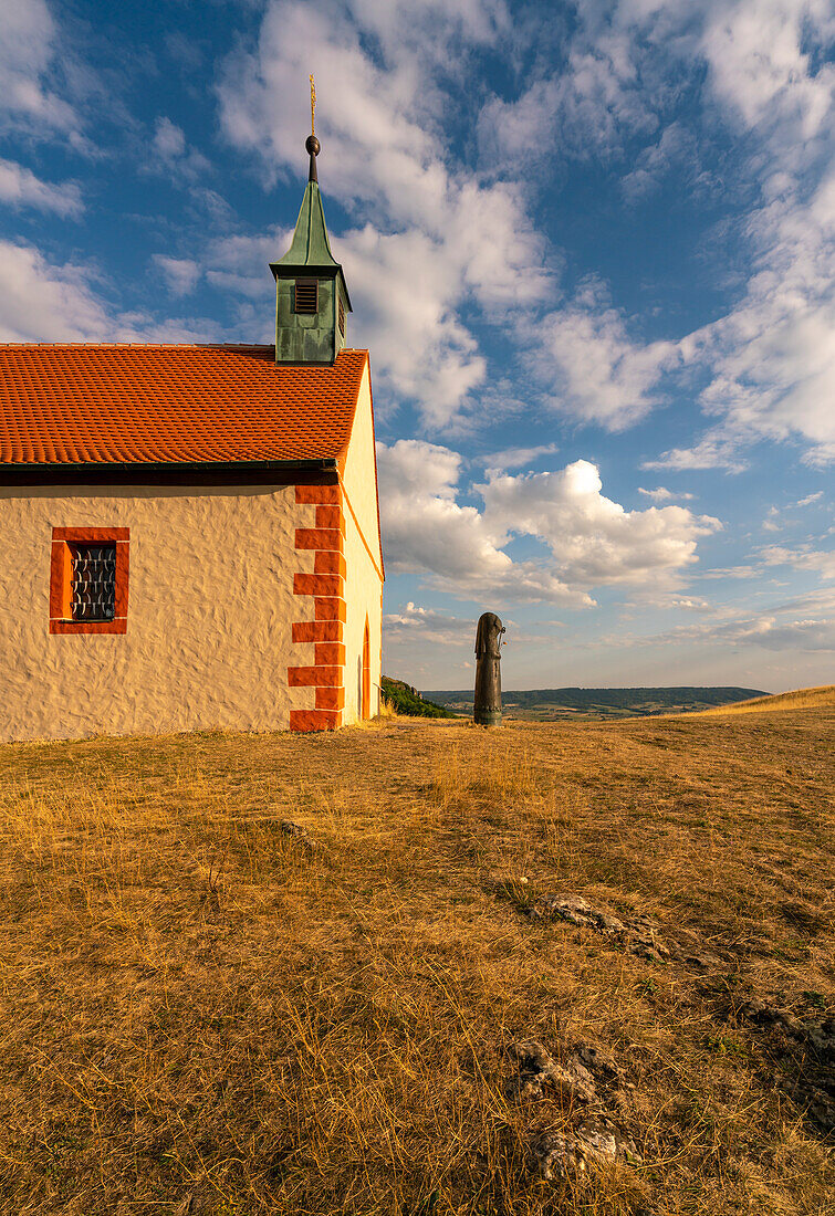 The Walburgis Chapel on Table Mountain Ehrenbürg or the &quot;Walberla&quot;, Franconian Switzerland Nature Park, Forchheim district, Upper Franconia, Franconia, Bavaria, Germany
