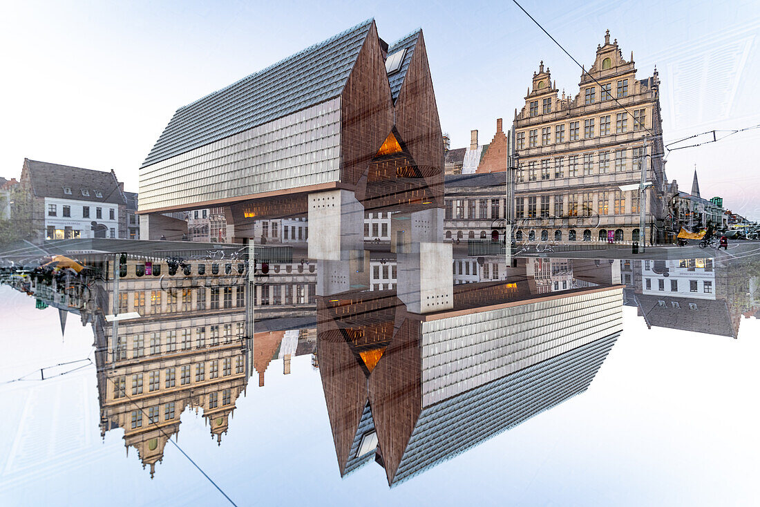 Doppelbelichtung einiger historischer Häuser in Gent, Belgien.