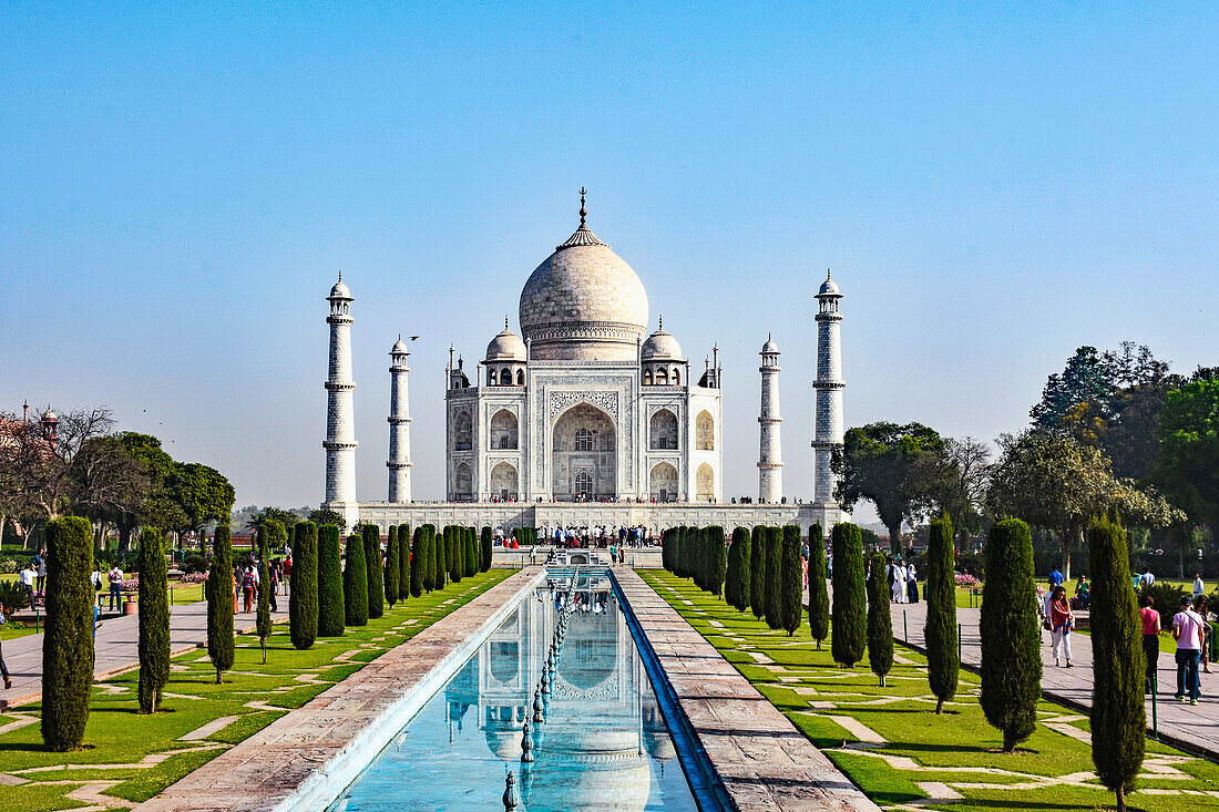 Palastgarten und Tempel Taj Mahal, Agra,  Uttar Pradesh, Indien