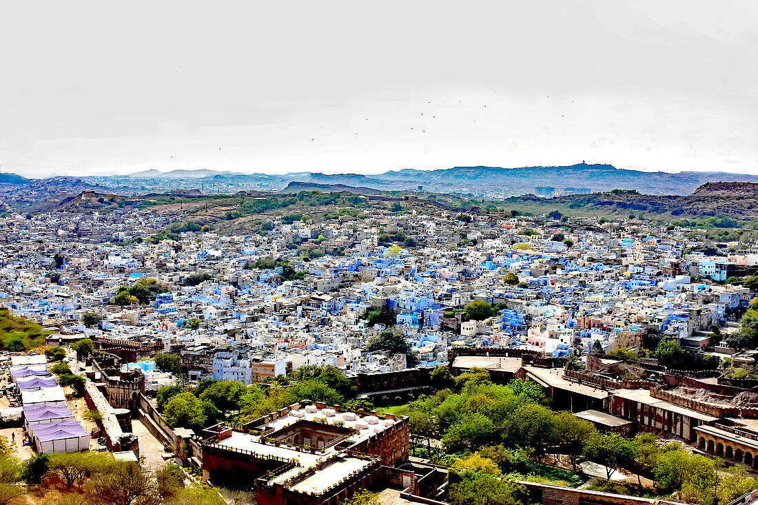 India, Radjastan, Jodhpur, the blue city, in the Thar desert, view from Mughal seat, Fort Mehrangarh, 12th-18th centuries.