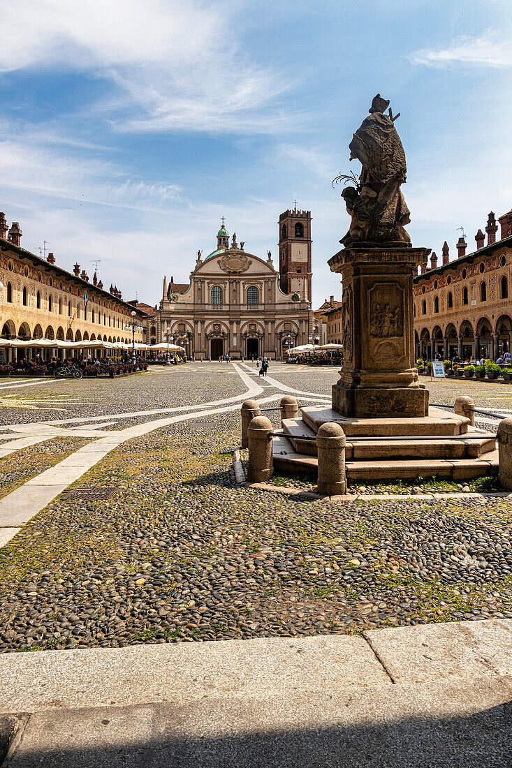 Piazza ducale, Herzogsplatz, Vigevano, Provinz Pavia, Lombardei, Italien