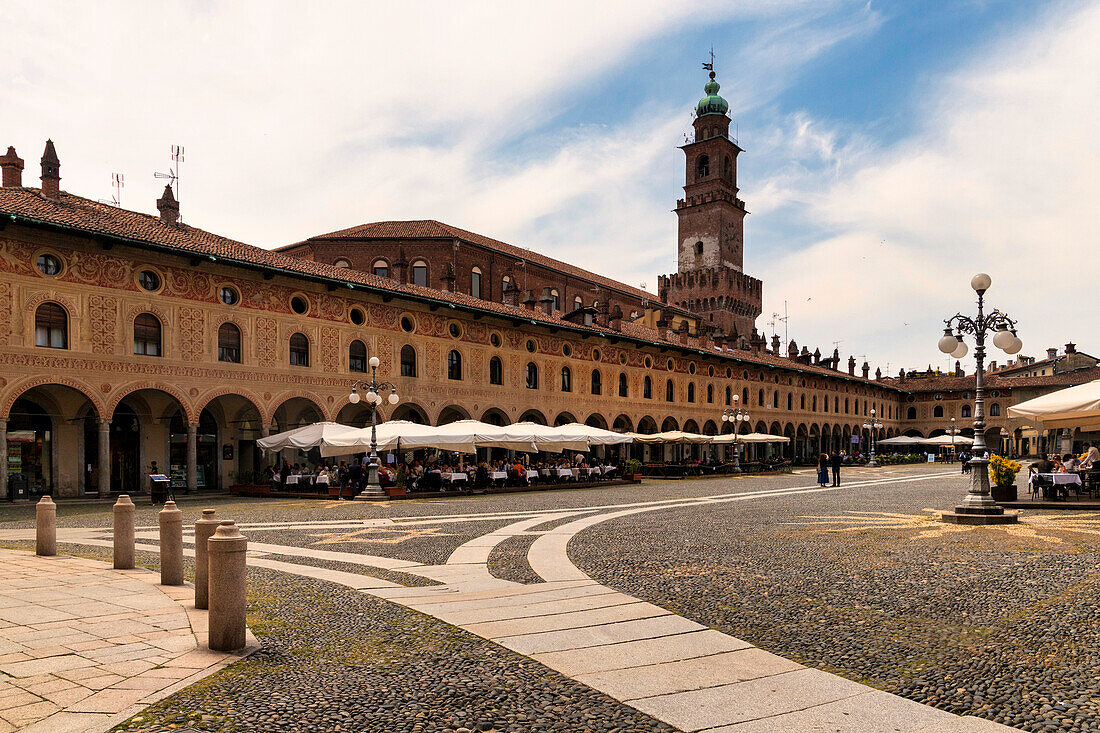 Piazza ducale, Herzogsplatz, Vigevano, Provinz Pavia, Lombardei, Italien