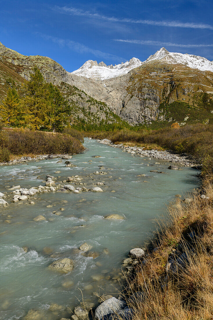 Rhone mit Rhonequelle im Hintergrund, Urner Alpen, Wallis, Schweiz