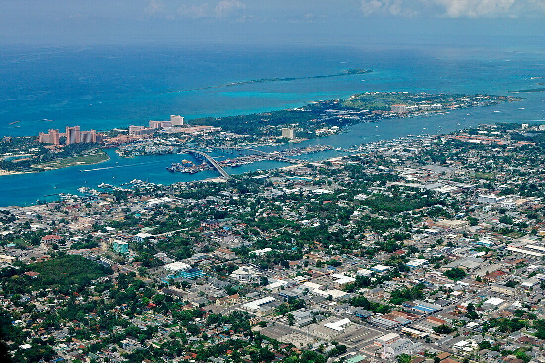 Blick aus der Luft auf Nassau, Insel New Providence, The Bahamas