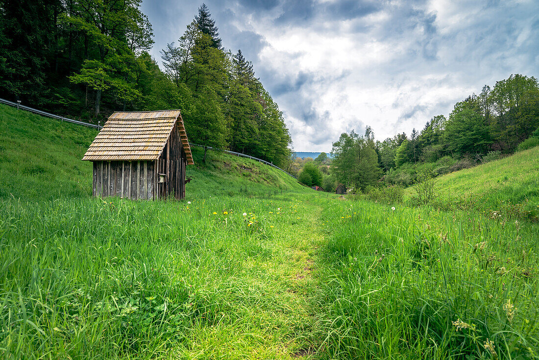 Traditional hay hut at Ziegenweg Bermersbach, Forbach, Black Forest, Baden-Württemberg, Germany