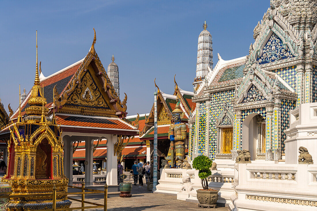 Wat Phra Kaeo, The King's Buddhist Temple, Grand Palace Bangkok, Thailand, Asia