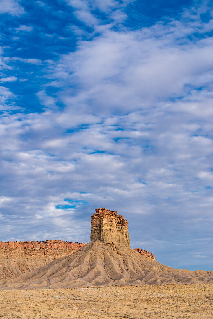 Erodierter Sandstein Mesa in der Wüste von New Mexico.