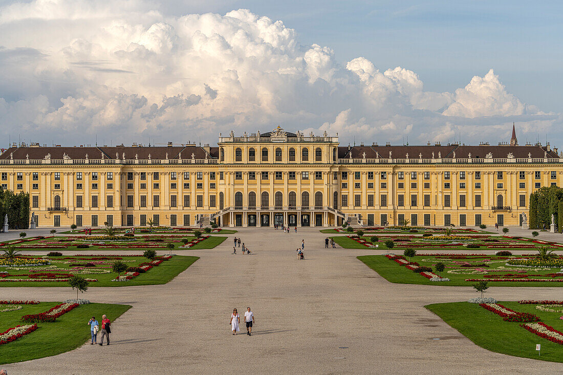 Park und Schloss Schönbrunn, UNESCO Welterbe in Wien, Österreich, Europa  