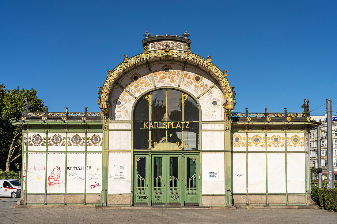 Karlsplatz U-Bahn Station im Jugendstil, Wien, Österreich, Europa 