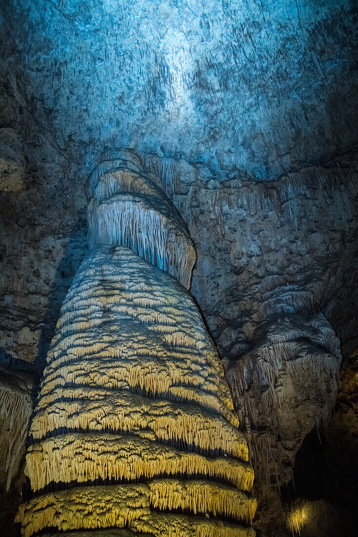 Stalagmites, Stalagtites and rock formations in the caves of Carlsbad Caverns, New Mexico.