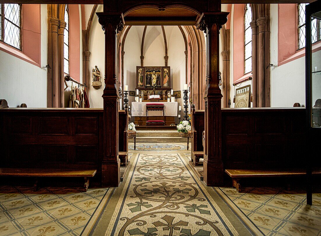 View into the castle chapel, Reichenstein Castle, Trechtingshausen, Upper Middle Rhine Valley, Rhineland-Palatinate, Germany