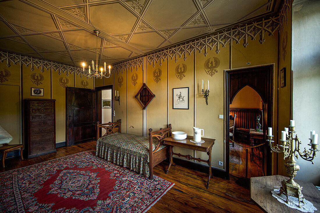 The Prince's bedroom, Rheinstein Castle, Trechtingshausen, Upper Middle Rhine Valley, Rhineland-Palatinate, Germany