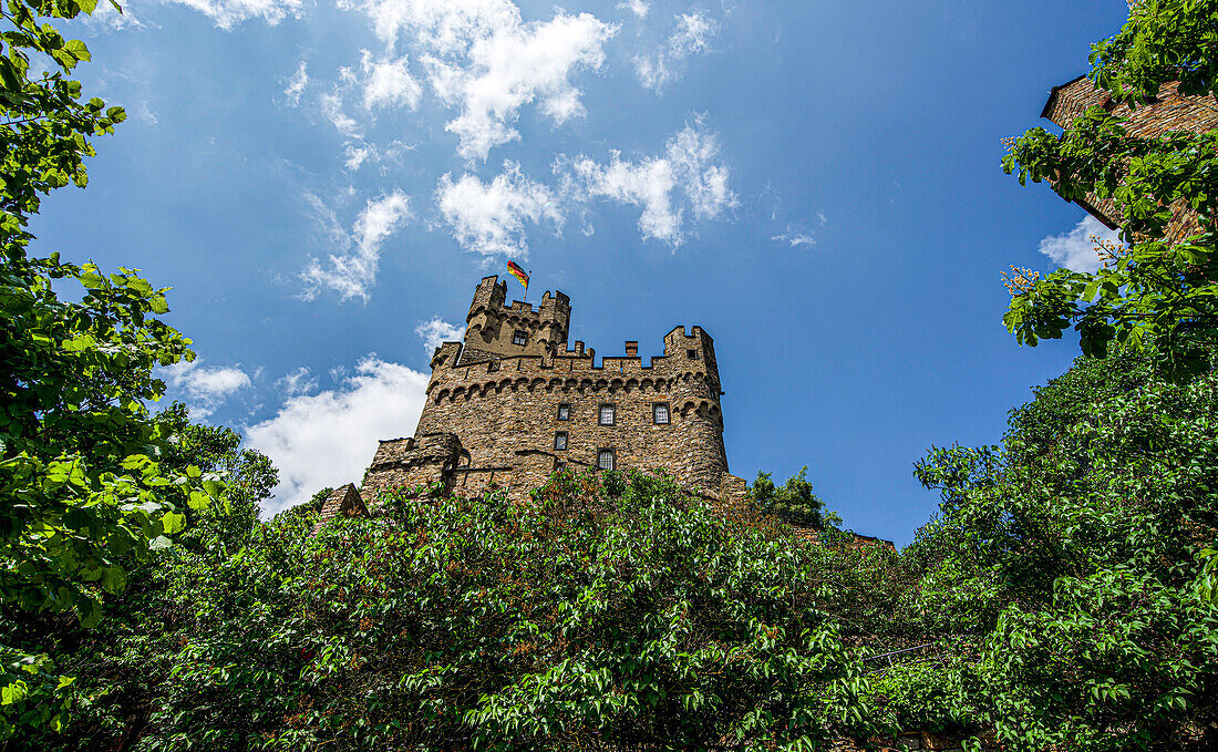 Sooneck Castle, panoramic view from the garden to the core castle, Niederheimbach, Upper Middle Rhine Valley, Rhineland-Palatinate, Germany