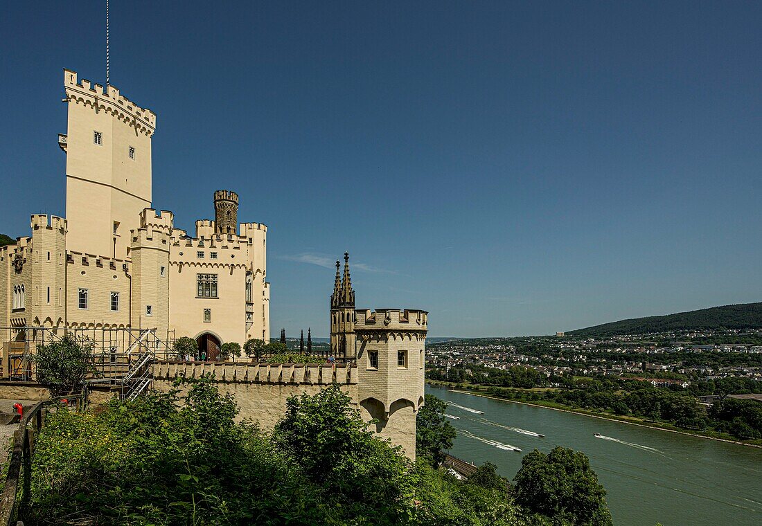 Stolzenfels Castle, panoramic view, motor boats on the Rhine, Koblenz, Upper Middle Rhine Valley, Rhineland-Palatinate, Germany