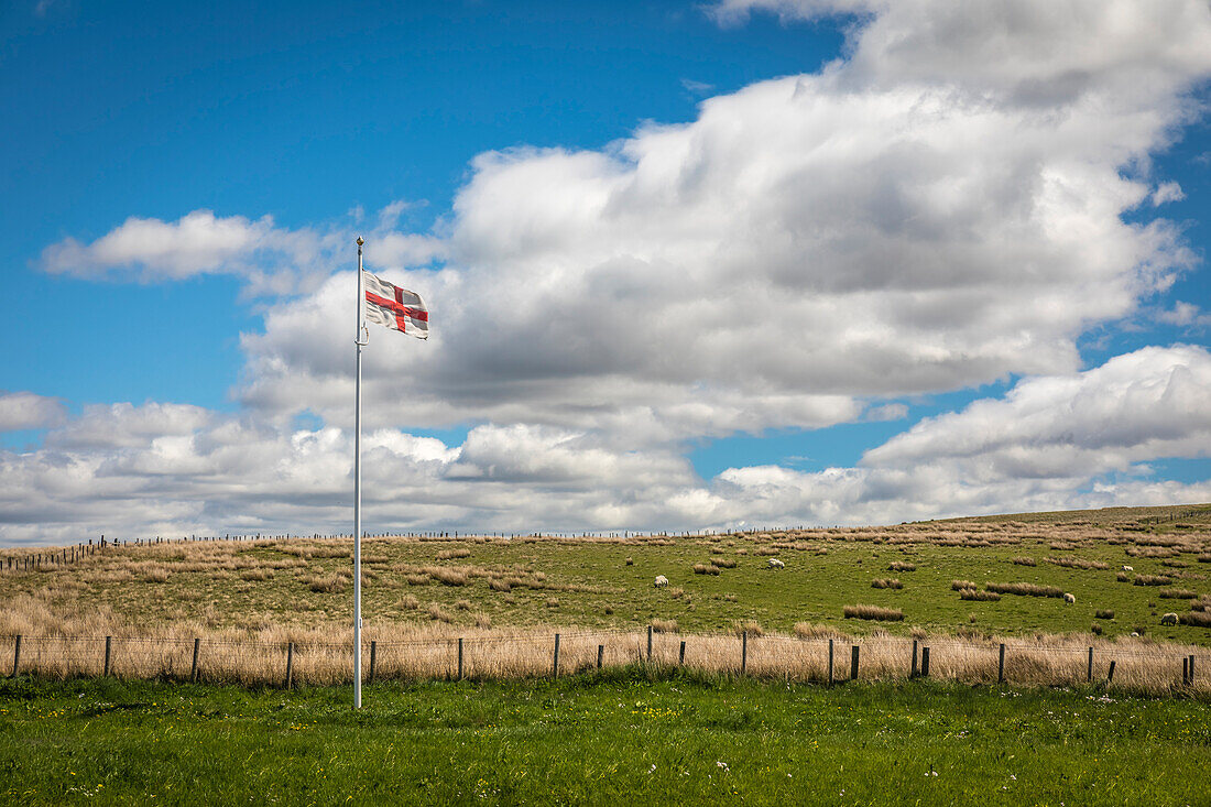 Englische Fahne an der Grenze England/Schottland, Jedburgh, Scottish Borders, Schottland, Großbritannien