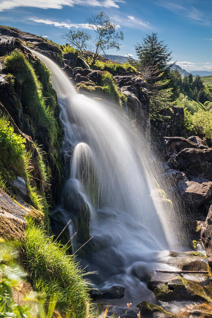 Wasserfall Loop of Fintry am River Endrick, Fintry, Stirling, Schottland, Großbritannien