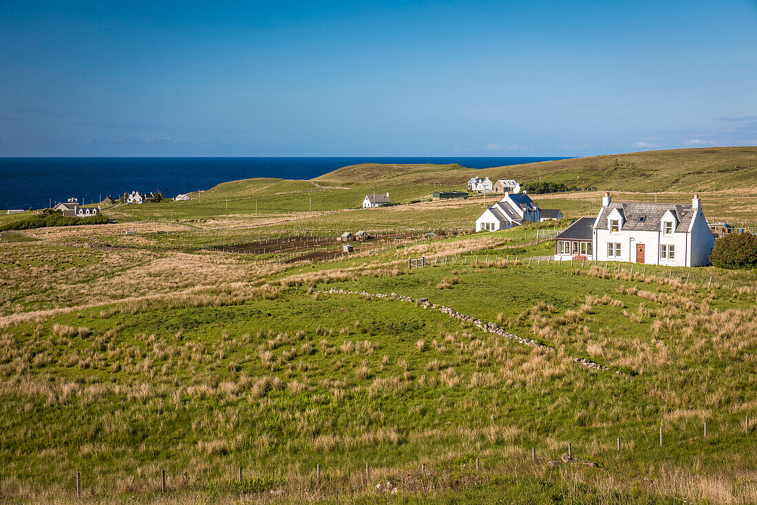 Kleiner Weiler Kilmaluag im Norden der Trotternish Halbinsel, Isle of Skye, Highlands, Schottland, Großbritannien