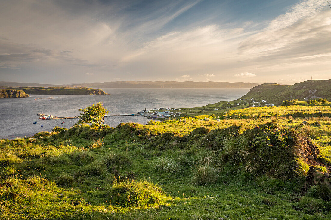 Bucht von Uig an der Westküste der Trotternish Halbinsel, Isle of Skye, Highlands, Schottland, Großbritannien